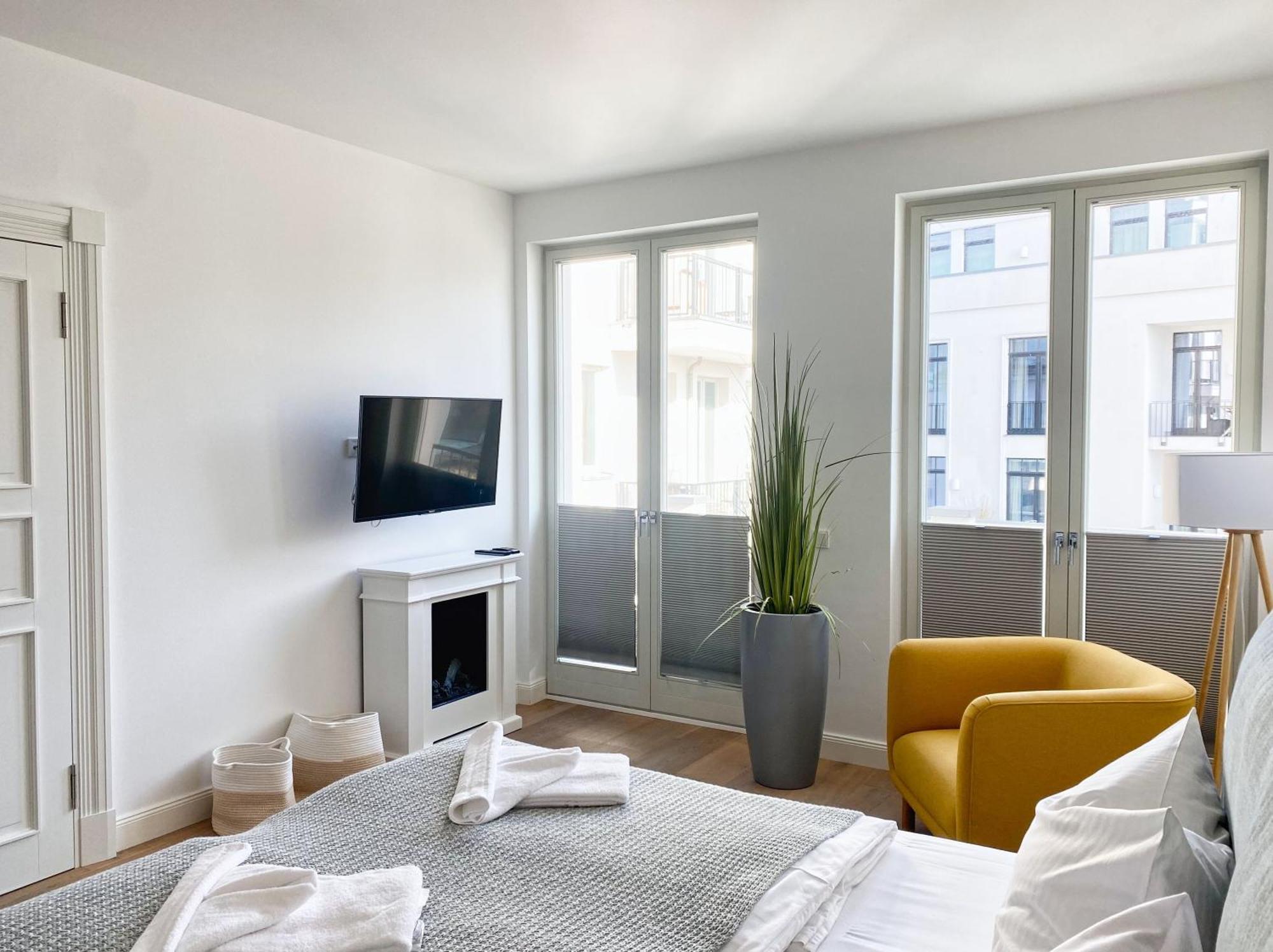 Pool Und Sauna Mit Meerblick, Direkt An Der Seebruecke - First Sellin Fewo 3 8 Exterior photo