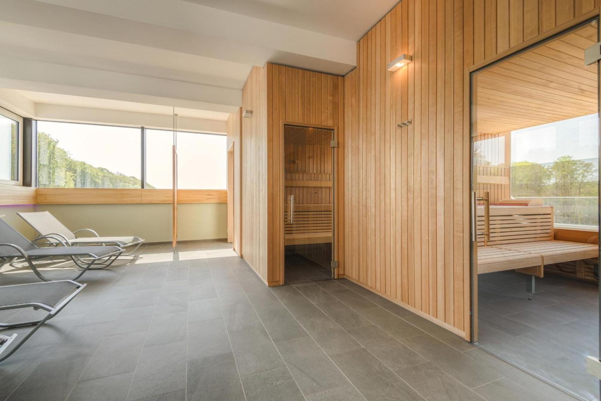 Pool Und Sauna Mit Meerblick, Direkt An Der Seebruecke - First Sellin Fewo 3 8 Exterior photo