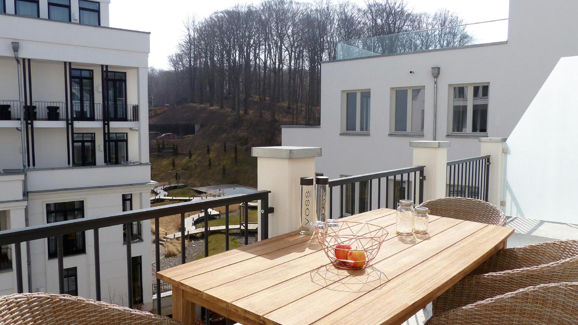 Pool Und Sauna Mit Meerblick, Direkt An Der Seebruecke - First Sellin Fewo 3 8 Exterior photo